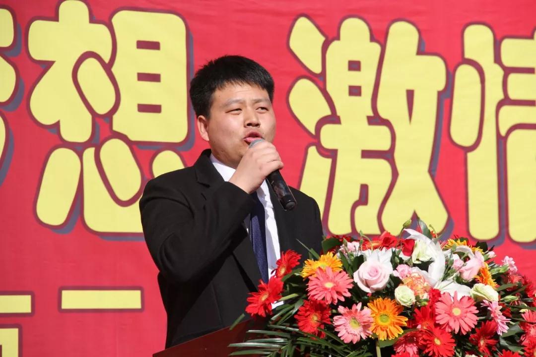 南阳市二十一学校李昶志