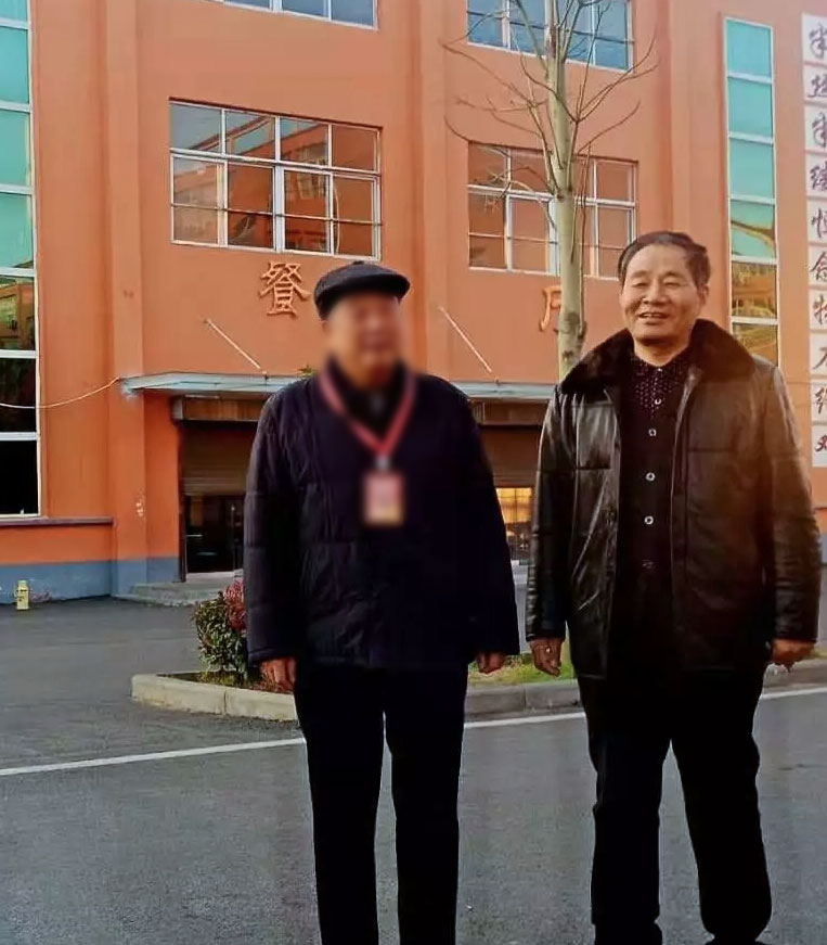 原唐河城郊一初中校长朱新敬