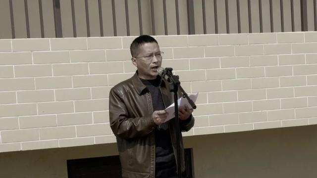 南阳一完学校志哀活动：高中部的校长讲话火了