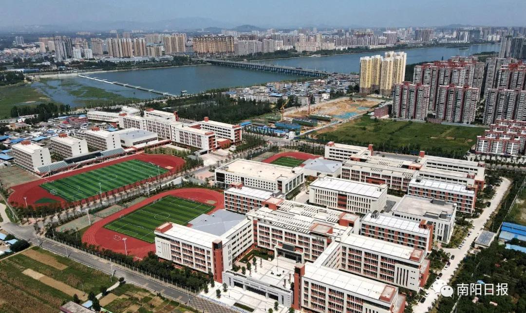 第二完全学校图片