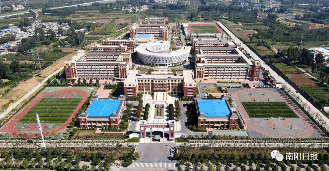 第一完全学校图片