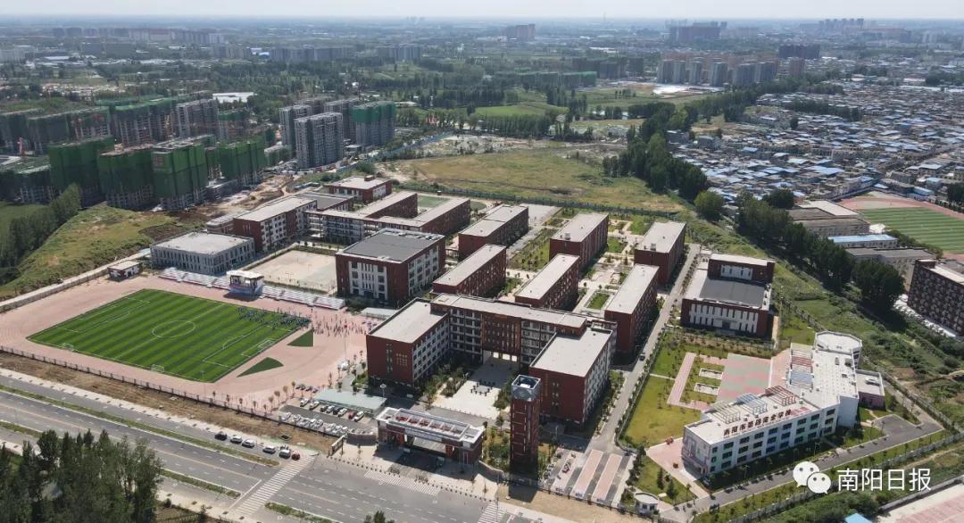 第四完全学校图片