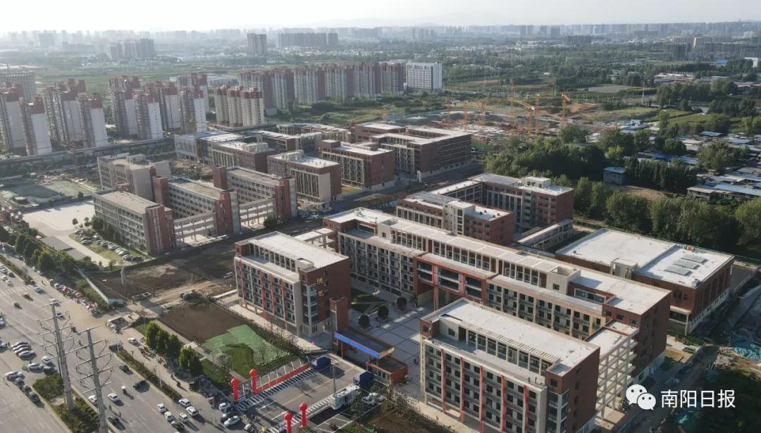 第三完全学校图片
